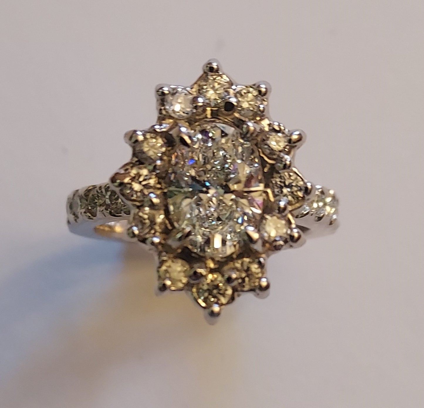 Oval diamond engagement ring