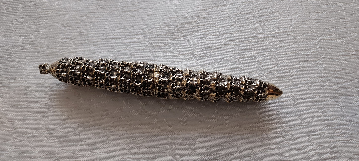 Skull pen